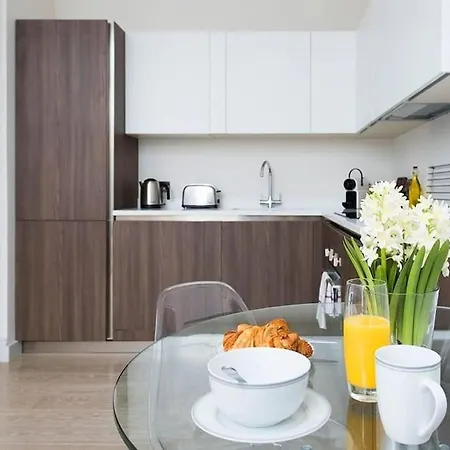 Recently Redecorated Bright 1Br Near Shepherds Bush With Parking Soa London Exterior photo