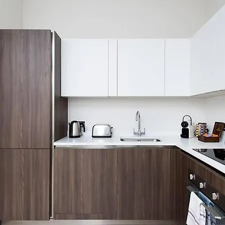 Recently Redecorated Bright 1Br Near Shepherds Bush With Parking Soa London Exterior photo