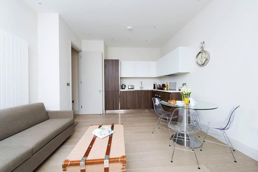 Apartment Recently Redecorated Bright 1br Near Shepherds Bush With Parking Soa
