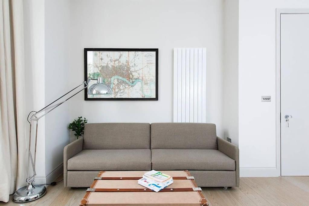 Apartment Recently Redecorated Bright 1br Near Shepherds Bush With Parking Soa London