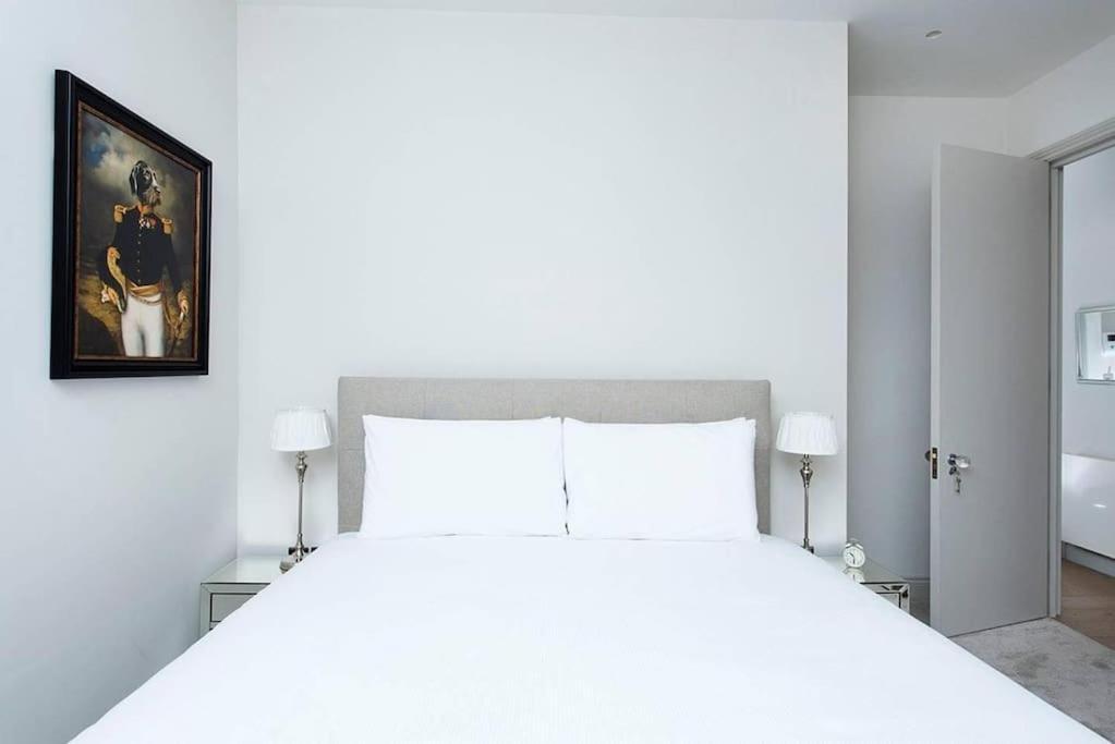 Recently Redecorated Bright 1br Near Shepherds Bush With Parking Soa Apartment