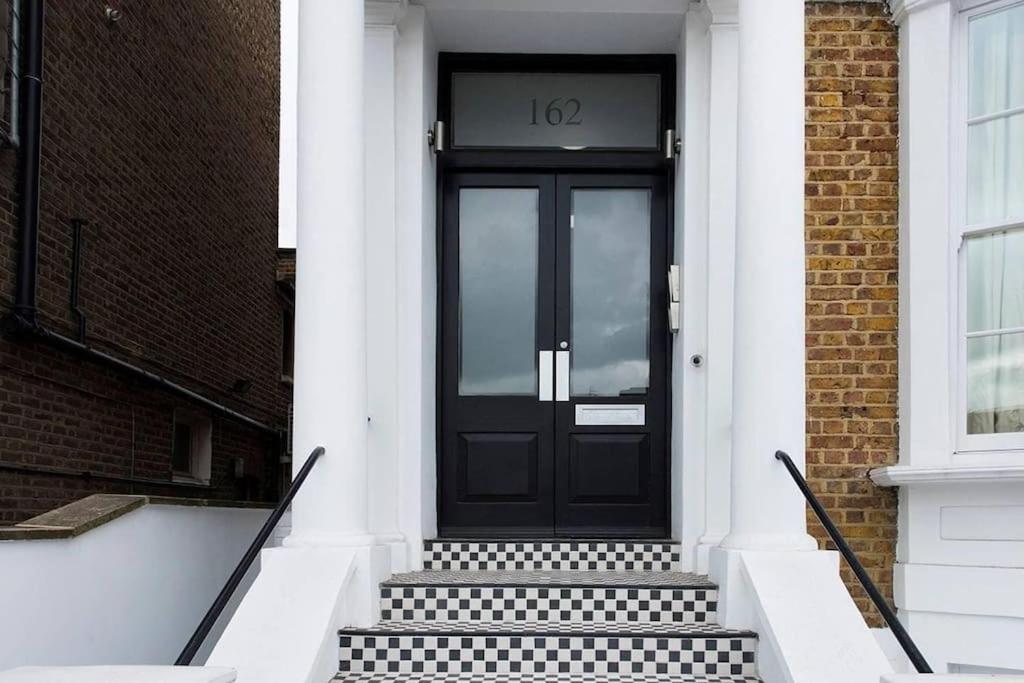 Apartment Recently Redecorated Bright 1br Near Shepherds Bush With Parking Soa London